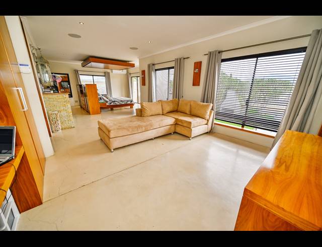 5 BEDROOM HOUSE FOR SALE IN VIERLANDEN